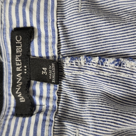 Banana Republic shorts 9" inseam - Picture 2 of 3